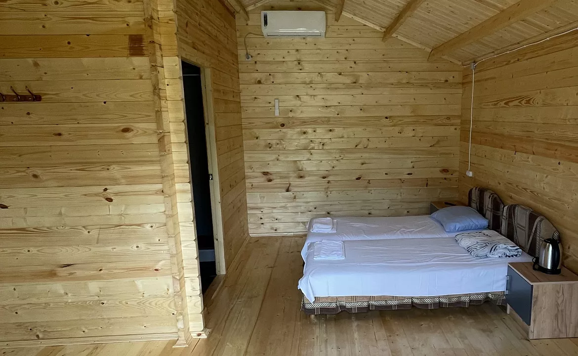 3 коттеджа . Коттедж Морской Бриз. Сухум