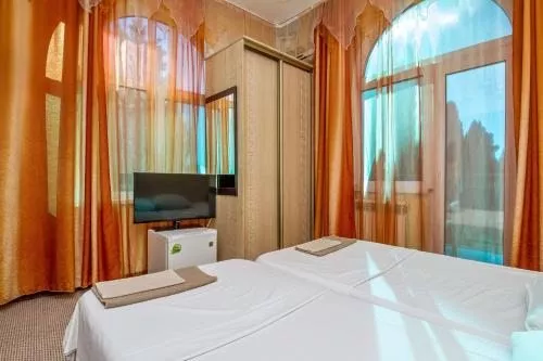 ДВУХМЕСТНЫЙ НОМЕР С 2 ОТДЕЛЬНЫМИ КРОВАТЯМИ И ДУШЕМ. Гостевой дом "ОЛЬГА" - Адлер. Адлер