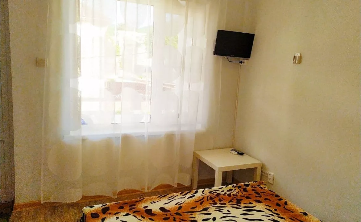 СТАНДАРТ 2-3-МЕСТНЫЙ С САНУЗЛОМ, ТВ И КОНДИЦИОНЕРОМ. Частный сектор "На Михайловский  8". Архипо-Осиповка