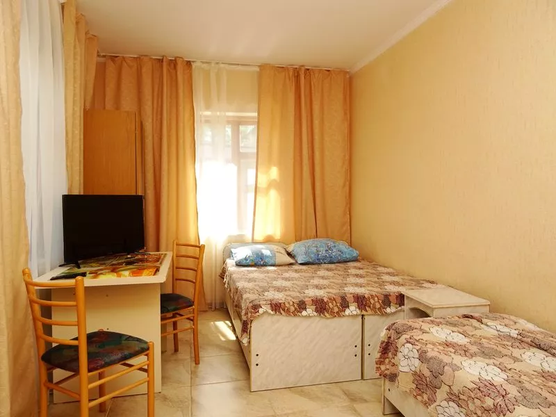 В гостевом номере имеется три номера 3-х местных. Гостевой дом Гоголя 51. Анапа