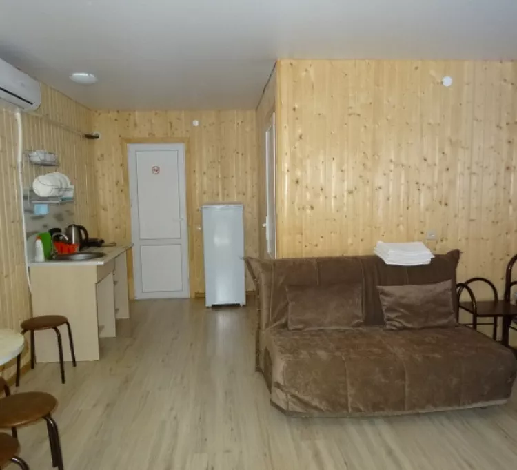 Комфорт 2-комнатный. Частный гостевой дом VIZAVI. Голубицкая