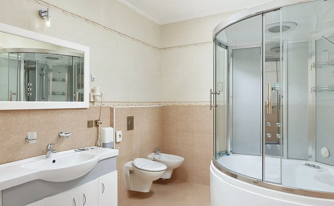 СЕМЕЙНЫЙ 1-КОМНАТНЫЙ НОМЕР ДЛЯ 3-4 ЧЕЛОВЕК. Отель «TES-Hotel Resort & SPA». Евпатория