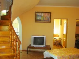 Апартаменты для компании на 6 -8 чел. Yalta hotel. Ялта