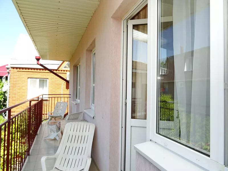 Два номера категории улучшенный стандарт 3-х местных с возможностью дополнительного места. Гостевой дом Гоголя 51. Анапа