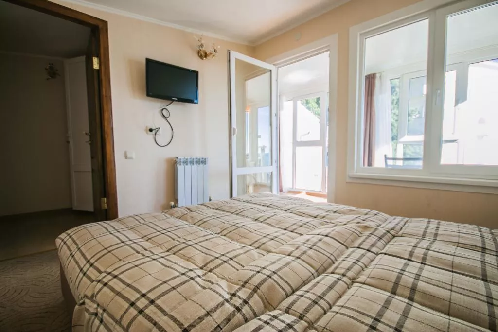 Таунхаус под ключ. Дом под ключ на пляже с великолепными видом на море. Ялта