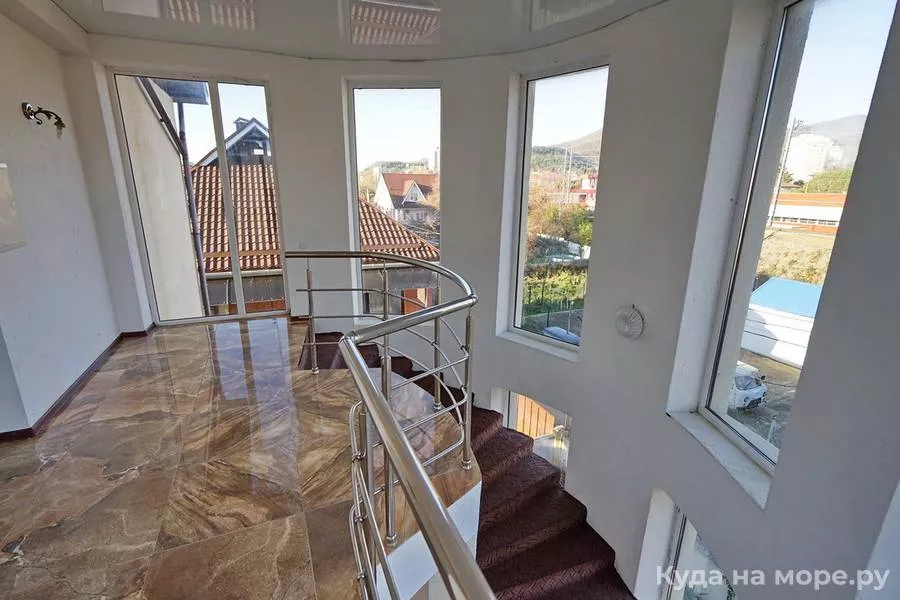 . Гостиница «У Розы». Лазаревское