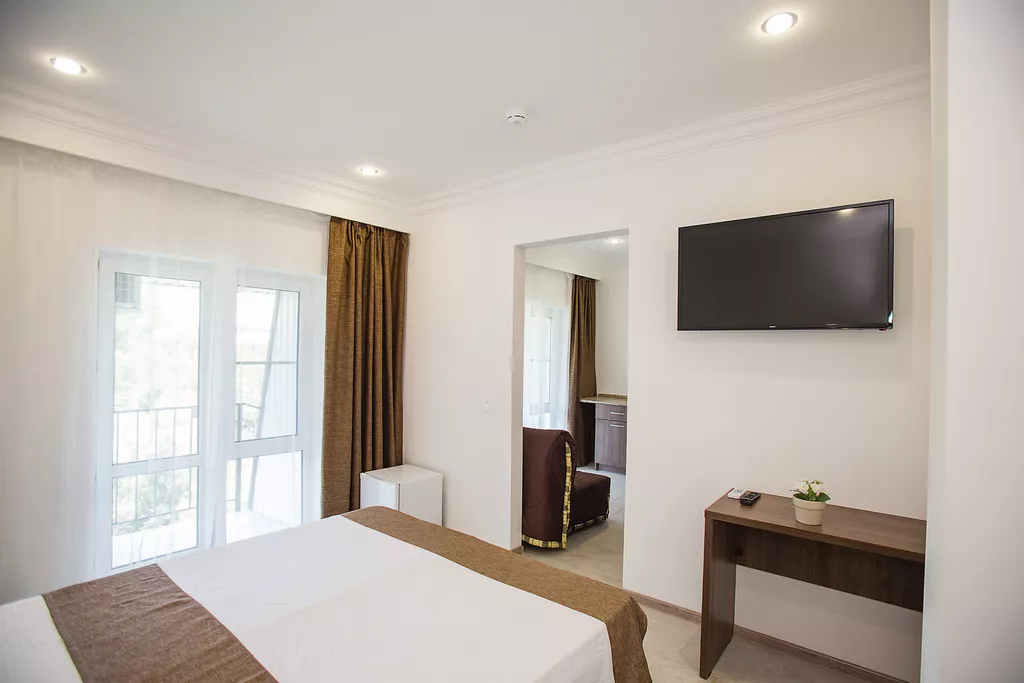 Делюкс 2-х комнатный. Пансионат Дублин-Дельфин . Нижнее Джемете Делюкс 2-х комнатный. Пансионат Дублин-Дельфин . Нижнее Джемете