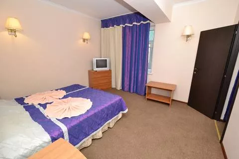 2-х комнатный номер. Отель «Корона». Витязево