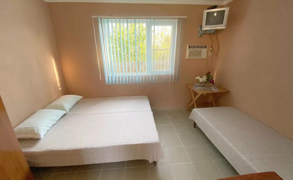 Трёхместный, с отдельным входом. Гостевой дом Ласточкино гнездо. Голубицкая