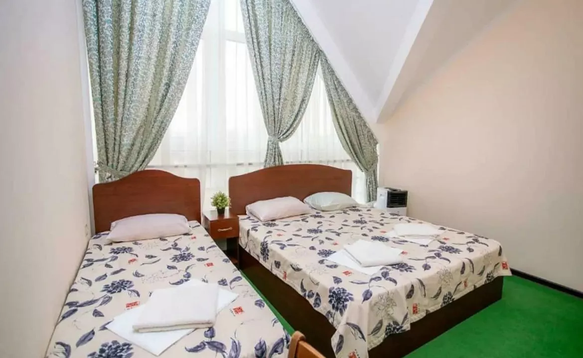 Трёхместный номер бюджетный. Отель Золотые барханы . Витязево Трёхместный номер бюджетный. Отель Золотые барханы . Витязево