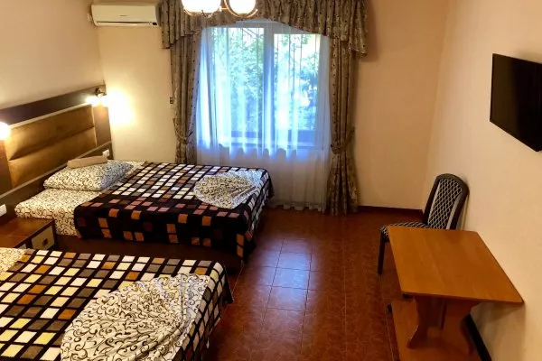 Семейный. Частный гостевой дом Надежда. Ялта