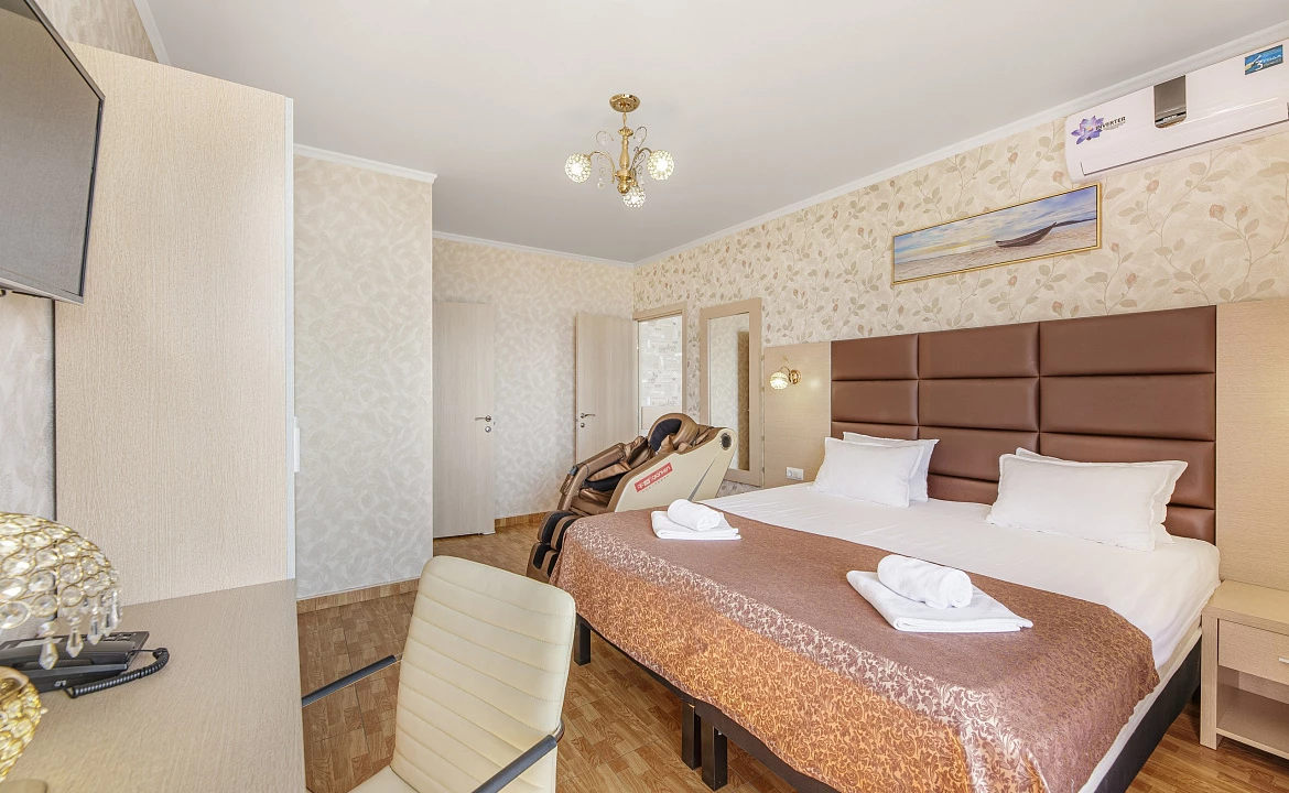 Апартаменты «Люкс» с видом на море. Отель "Alfa Summer". Анапа