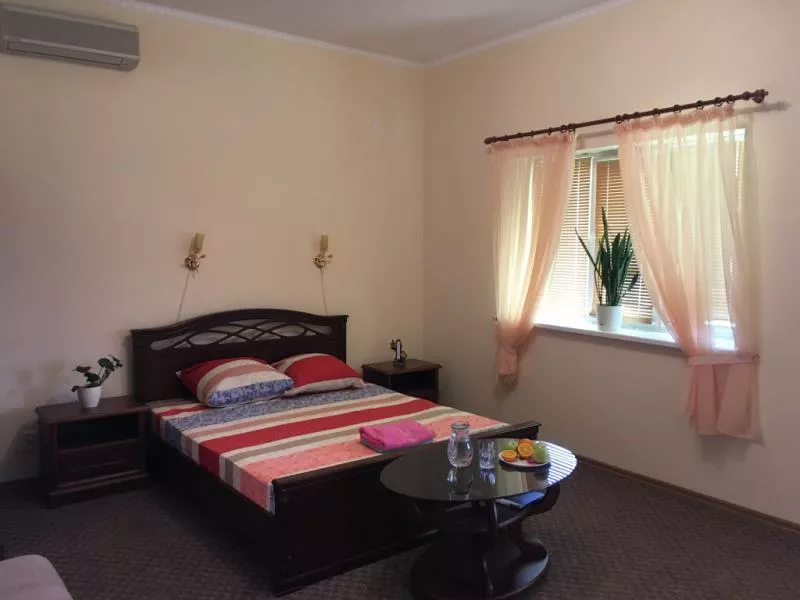 Гостевая на трех человек. Гостевой дом " Китей ". Керчь