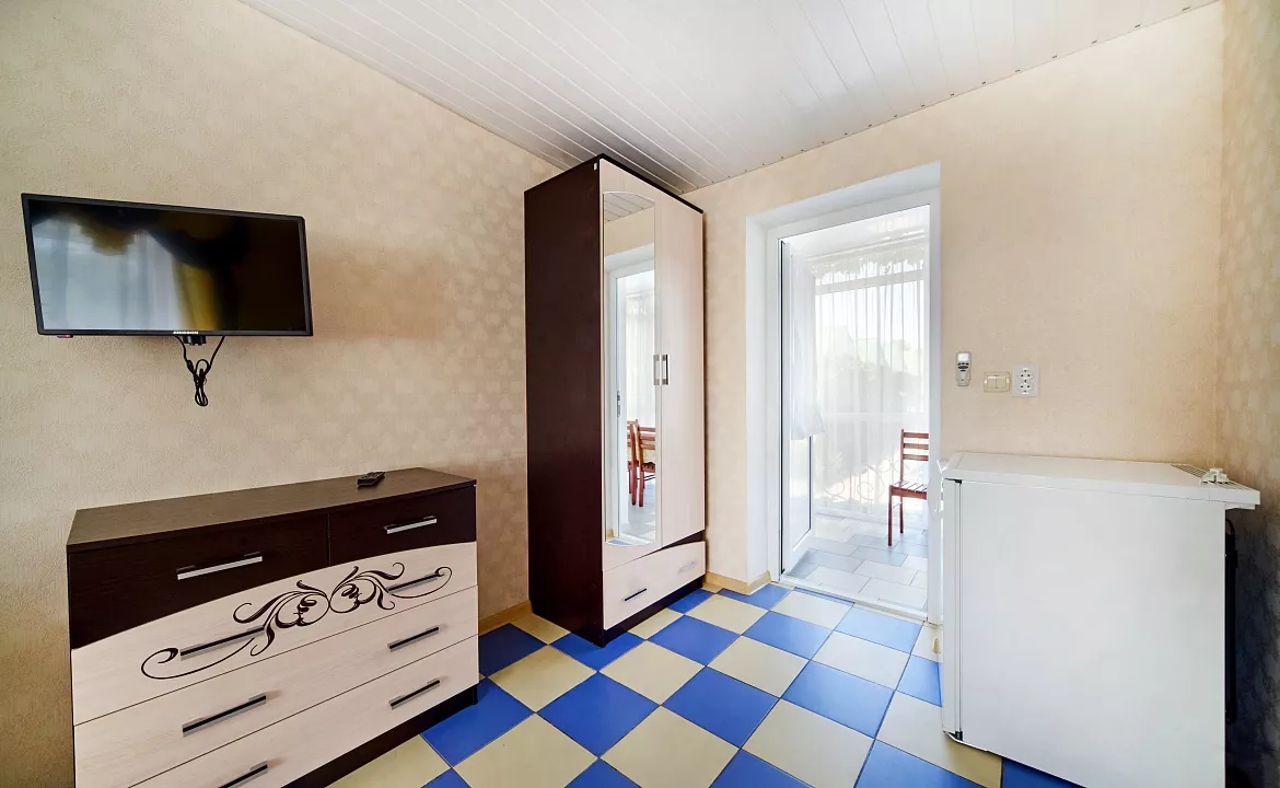 Номер полулюкс с кондиционером. Гостевой дом «Парадиз». Симферополь