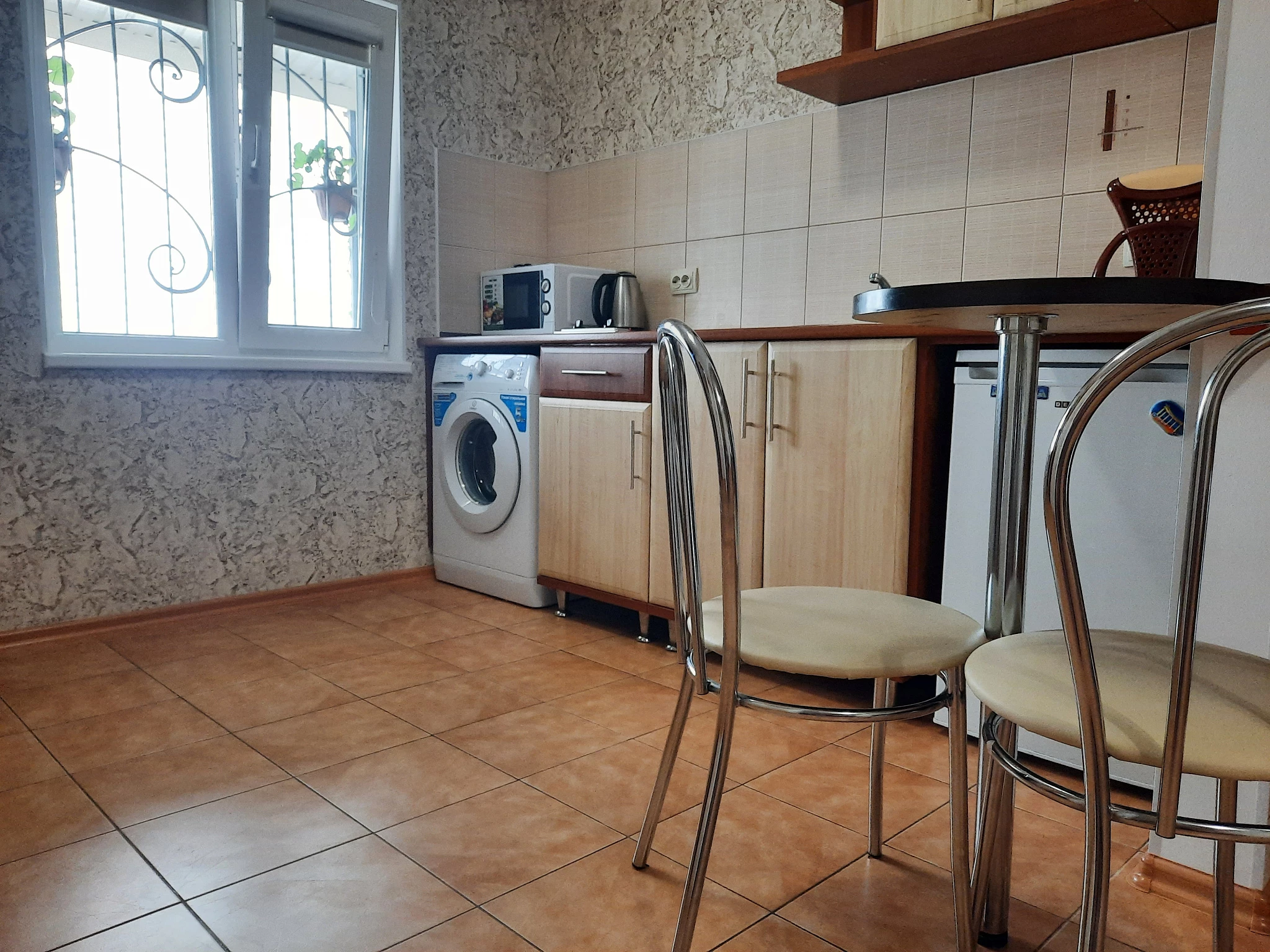 .  "Надежда". Алушта