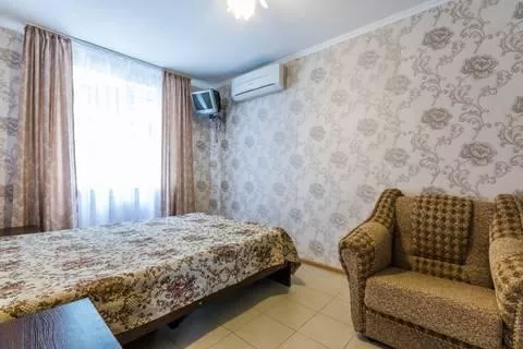 СЕМЕЙНЫЙ 4-Х МЕСТНЫЙ 2-Х КОМНАТНЫЙ НОМЕР С ДОП. МЕСТОМ. Гостевой дом «Августа» . Аше