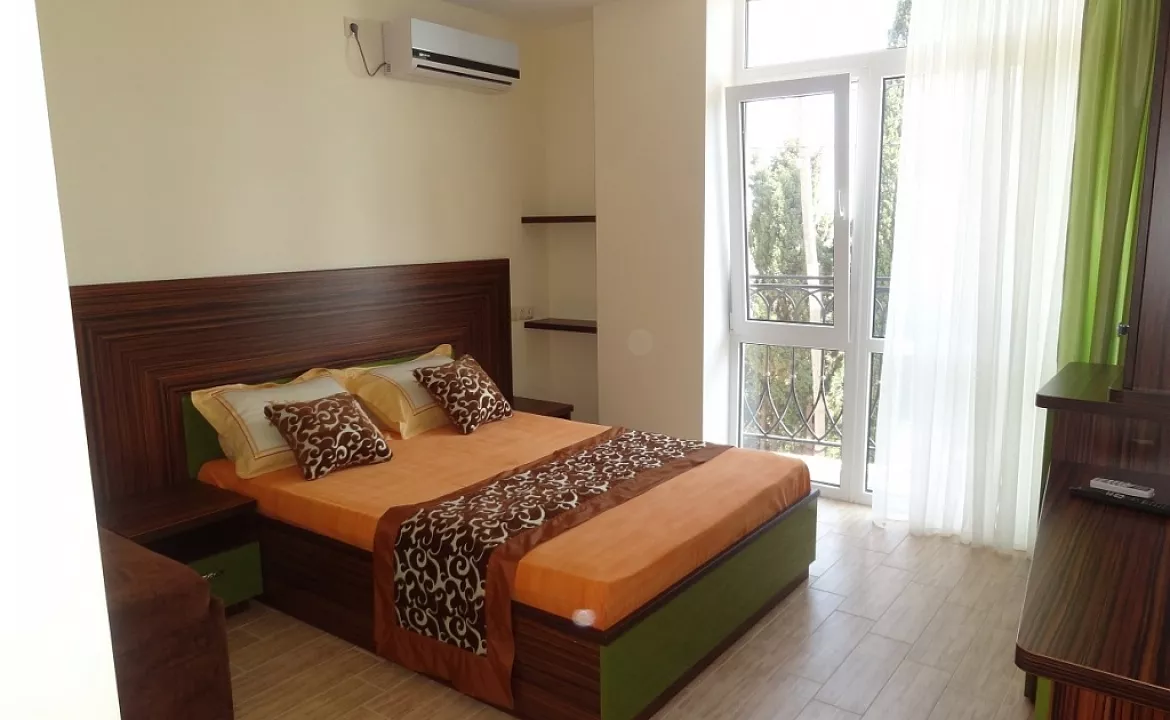 Полулюкс с балконом. Гостевой дом Частный "Арзы". Симеиз