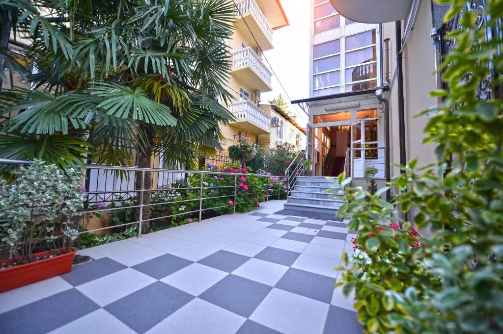 . Гостиница "Катран". Лазаревское