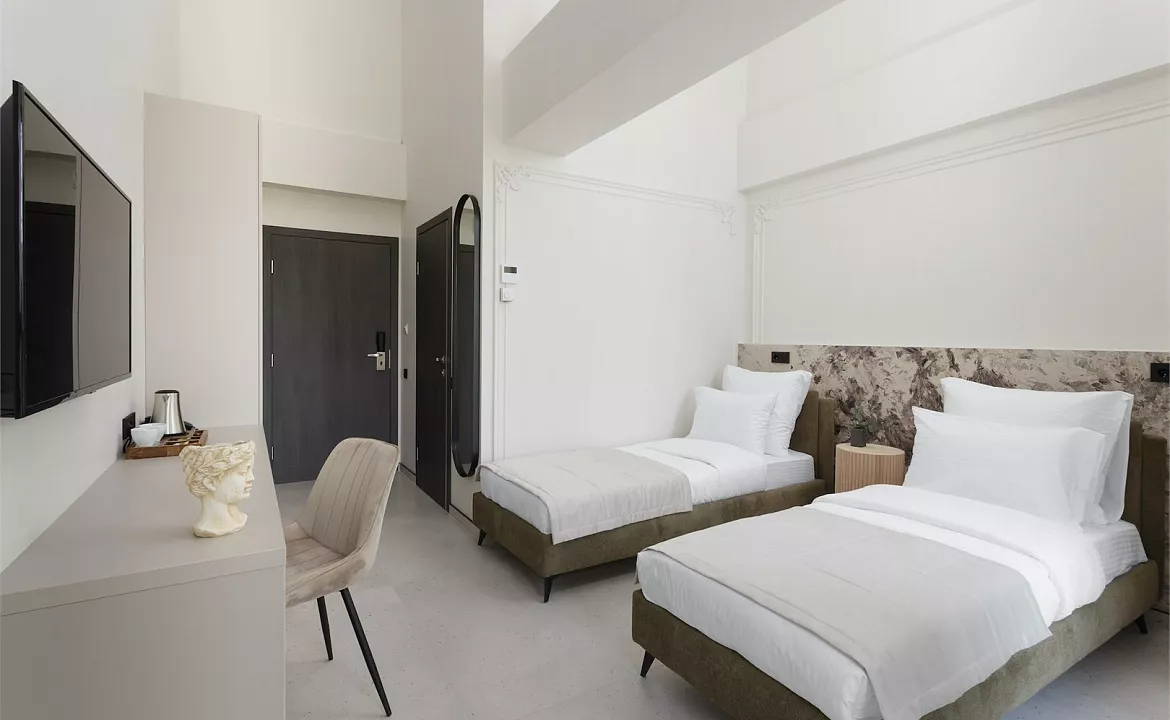 Делюкс c двумя односпальными кроватями. Отель "Delos Hotel". Адлер