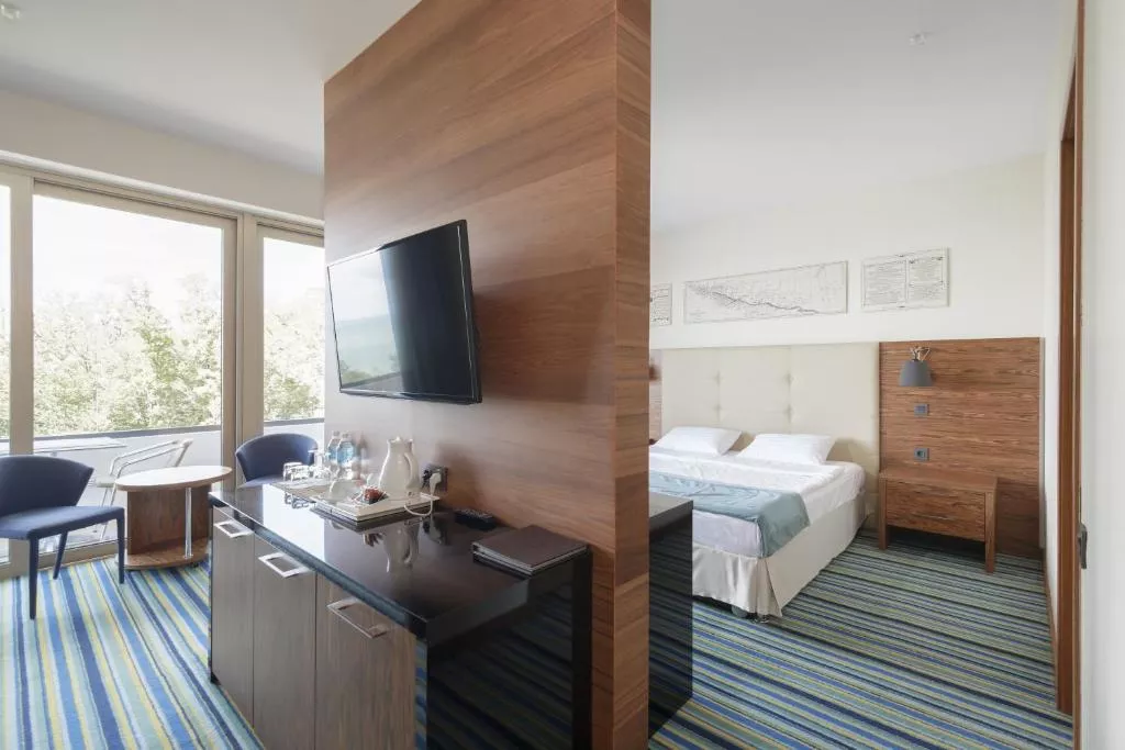 Полулюкс Коннект. Гостевой комплекс «Lavicon Hotel Collection». Небуг