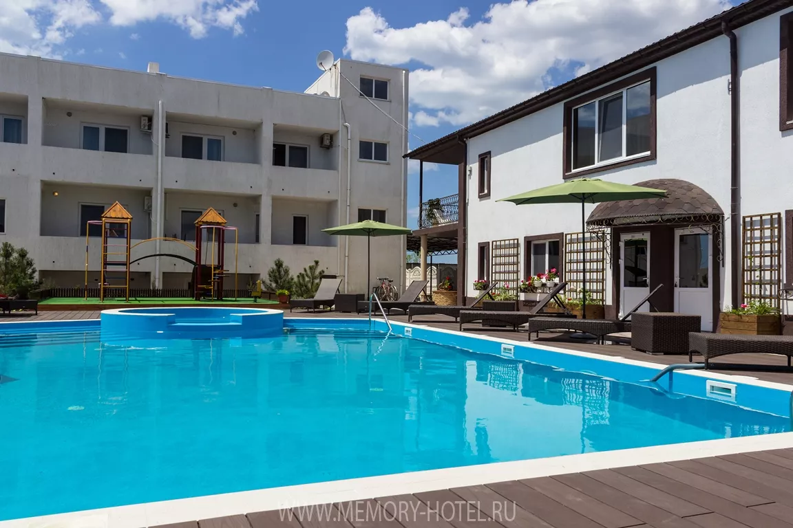 . Гостевой дом "Мемори". Заозерное