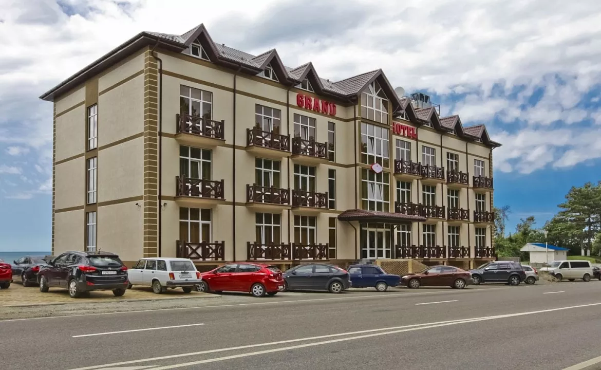 «Семейный» (мансарда 4 этаж, без балкона). Отель «RIVIERA GRAND HOTEL». Лермонтово