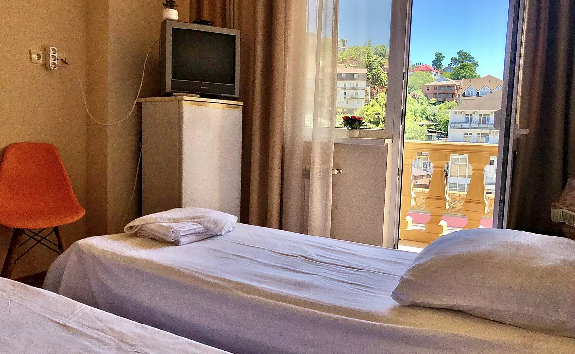 Эконом. Отель Глобус. Лоо Эконом. Отель Глобус. Лоо