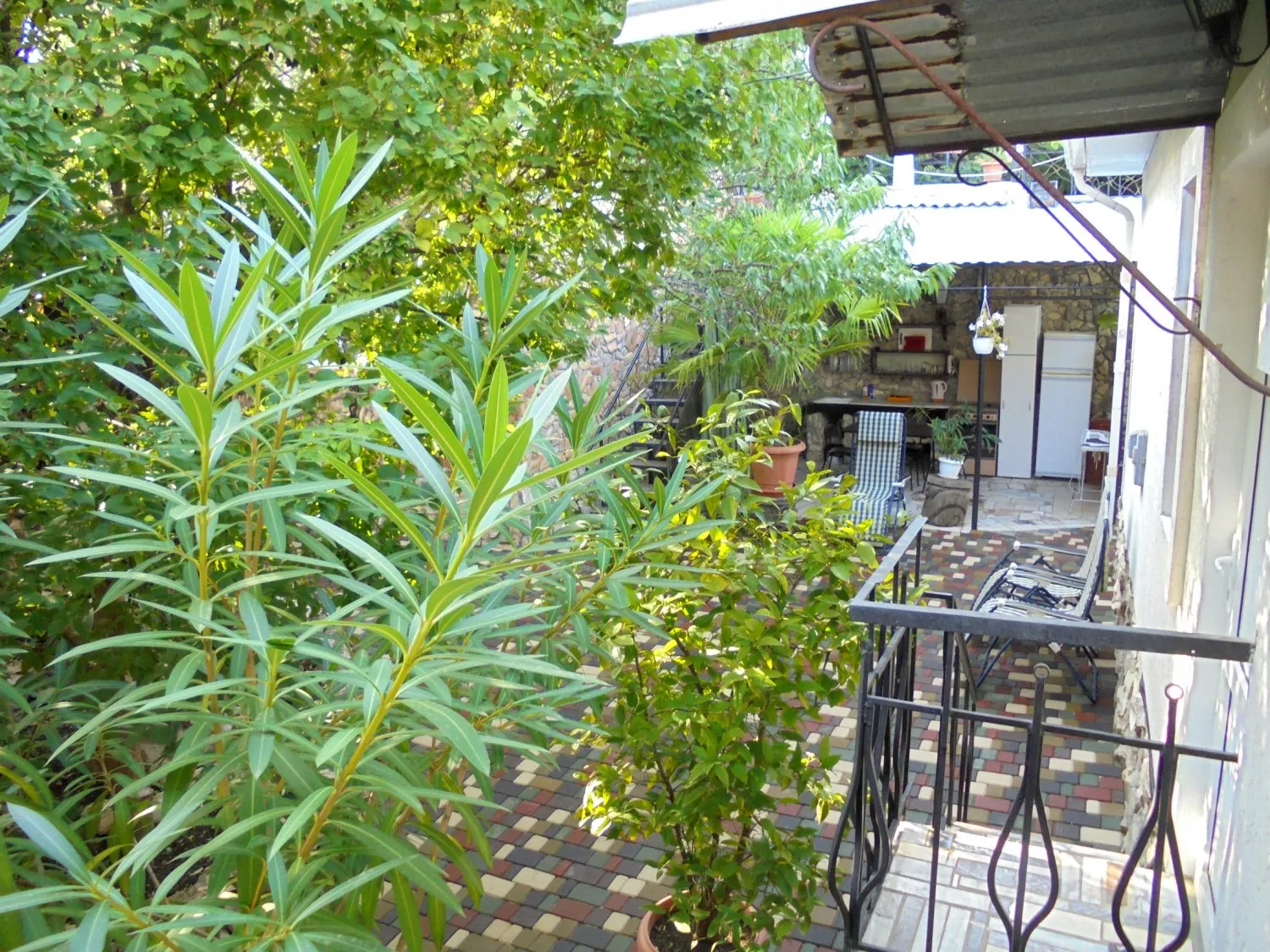 . Дом под ключ  Двухкомнатный домик с беседкой на 3-5 человек.. Феодосия . Дом под ключ  Двухкомнатный домик с беседкой на 3-5 человек.. Феодосия