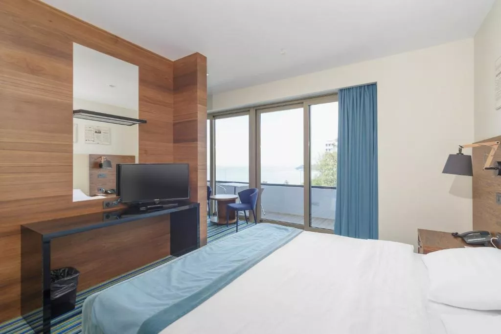 Полулюкс Коннект. Гостевой комплекс «Lavicon Hotel Collection». Небуг