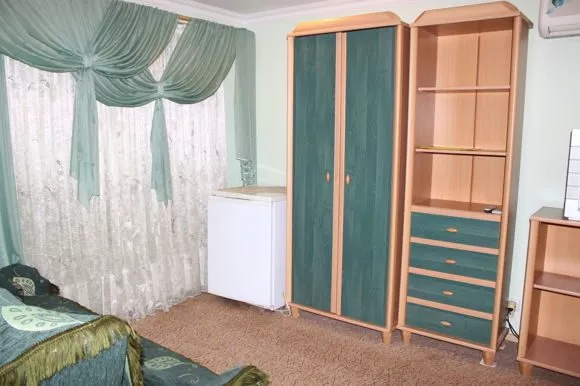 Номера со своим двориком на Маратовской 57. Отель Кайрос. Кореиз