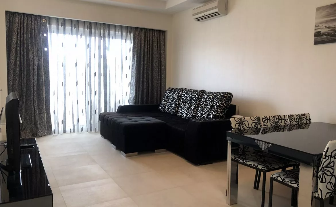 Апартаменты . Квартира в многоквартирном доме Апартаменты . Алушта