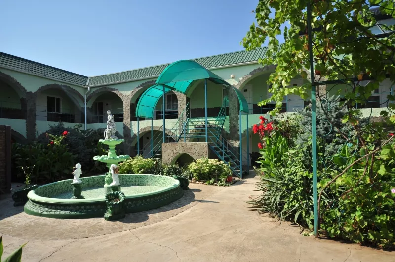 . Гостевой дом Наири. Береговое