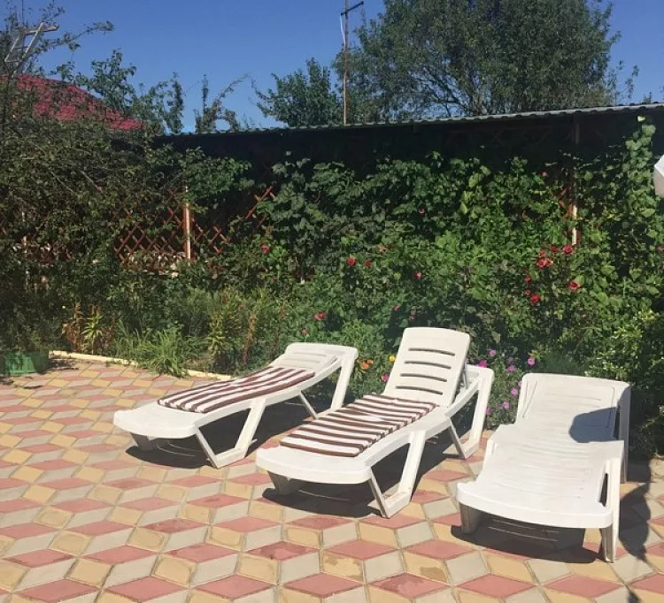 . Частный гостевой дом У Иваныча. Голубицкая