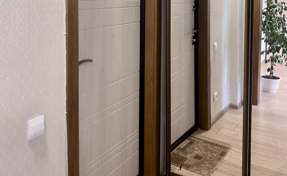 Квартира с великолепным видом на Горы и Море. Квартира в многоквартирном доме C видом на Горы и Море на Дмитриевой 56. Сочи