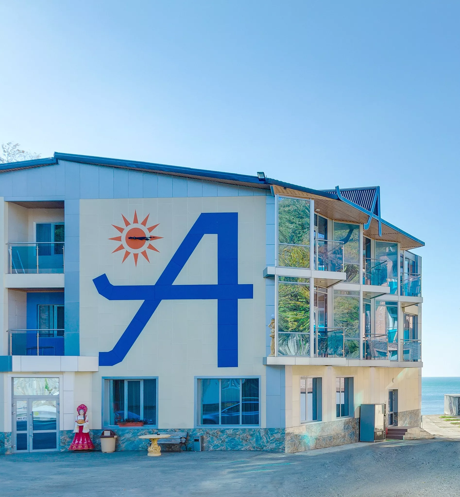 . Гостинично-оздоровительный комплекс «A-More Resort»   . Джубга