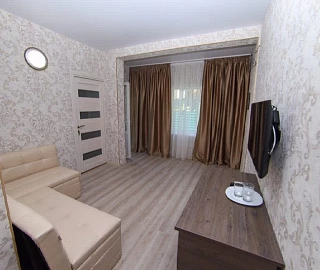 Двухкомнатный, трехместный номер с удобствами. Гостевой дом "Эллеон". 