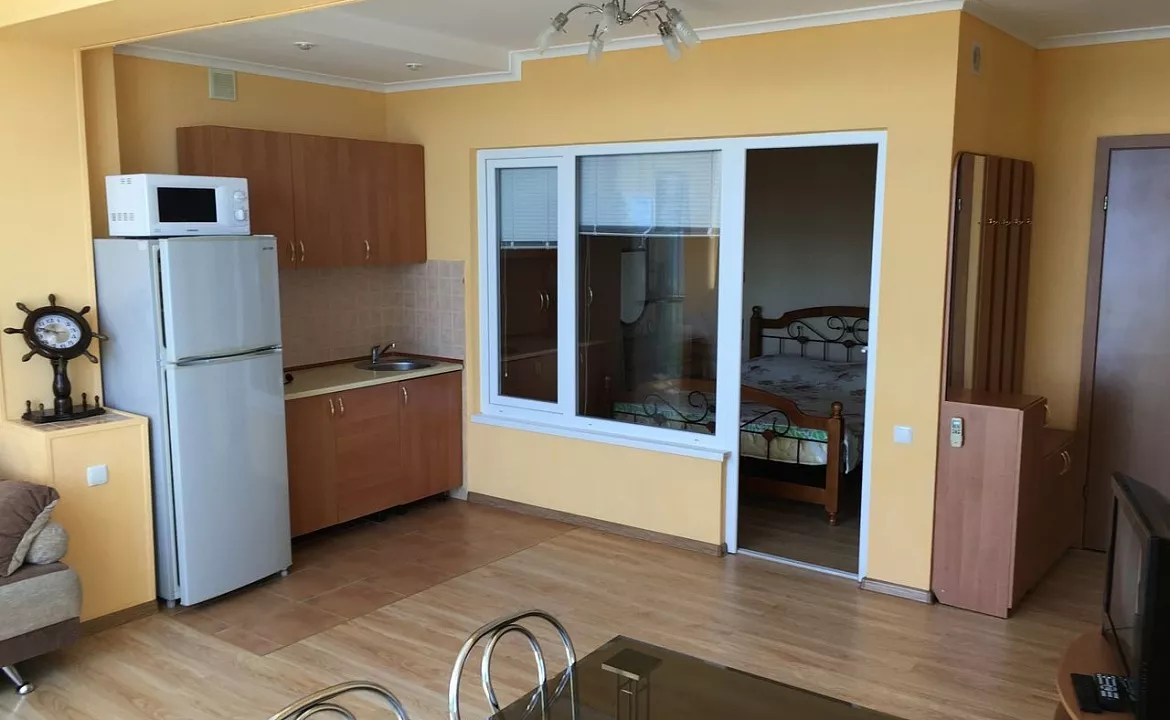 Семейный номер с французским балконом. Эллинг "Селена". Отрадное