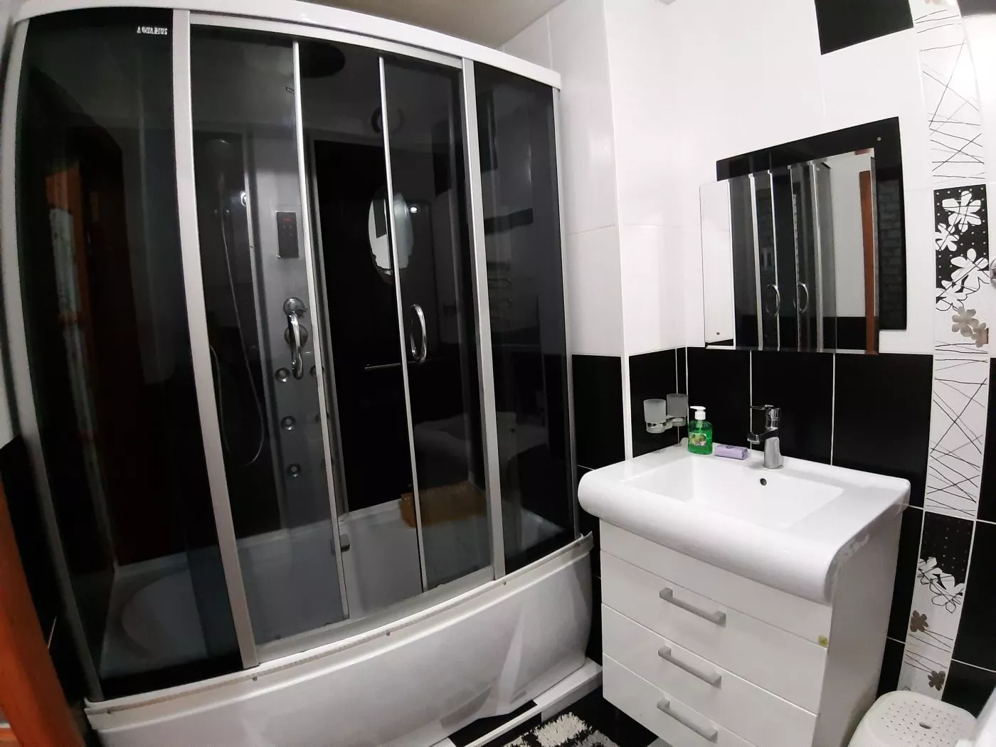 . Квартира в многоквартирном доме Октябрьская 201. Ейск