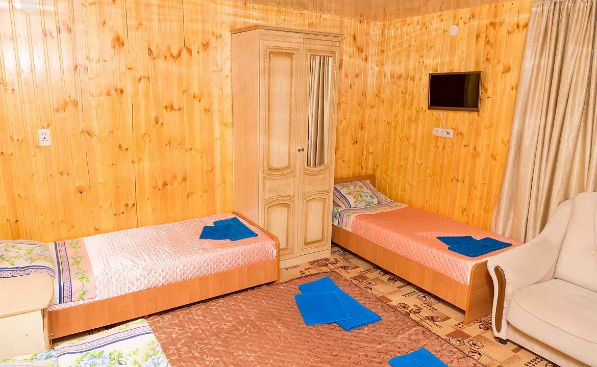 Пятиместный номер класса стандарт со всеми удобствами. Гостевой дом "Ника" - Анапа. Анапа Пятиместный номер класса стандарт со всеми удобствами. Гостевой дом "Ника" - Анапа. Анапа