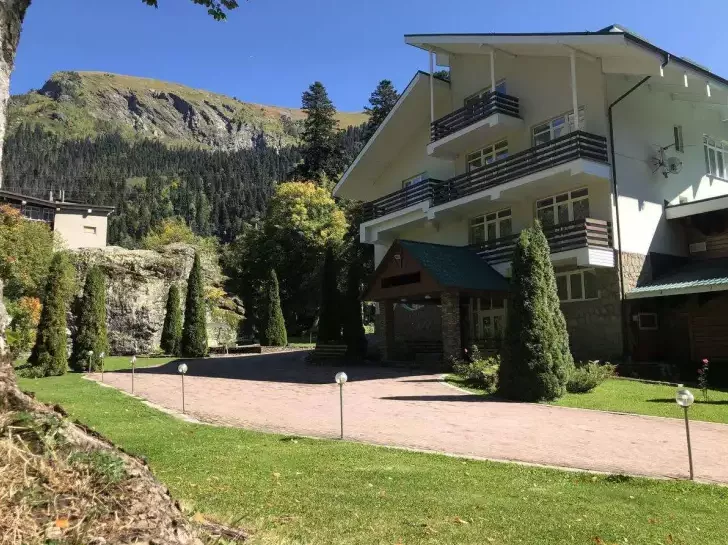 . Отель «Белалакая». Домбай-гостиницы