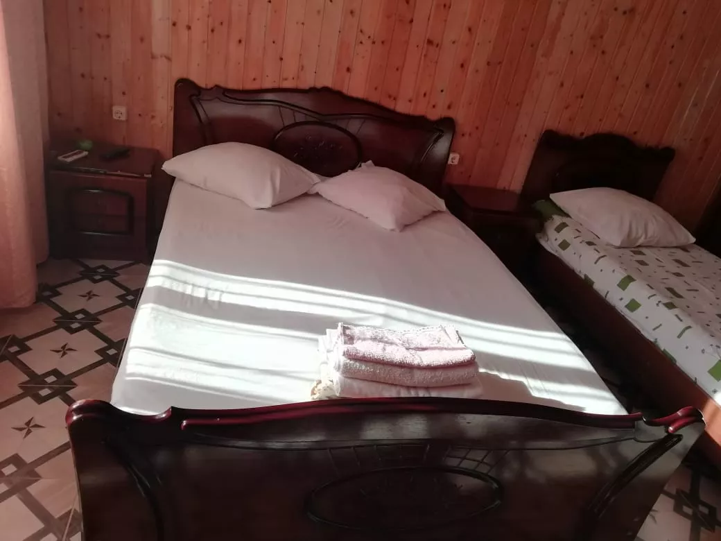 . «Роберт и Оксана». Пицунда