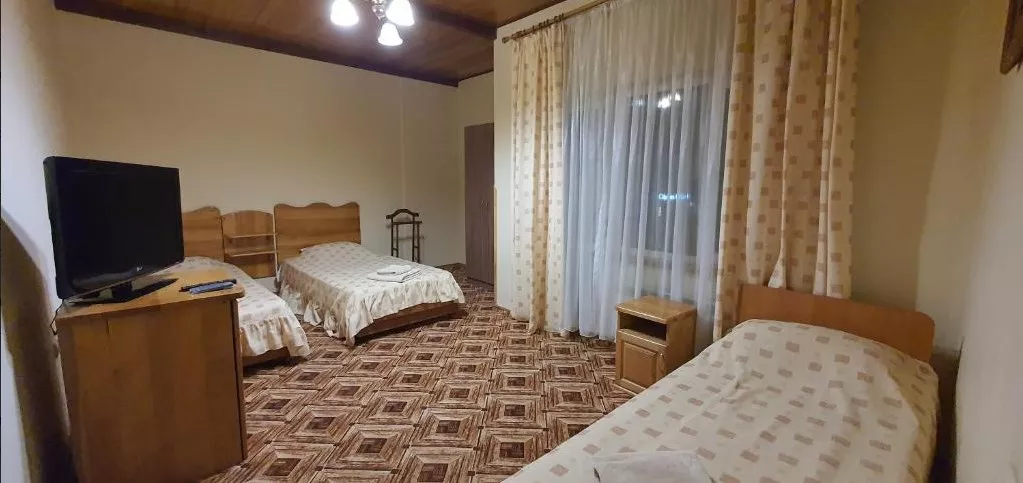  Трехместный номер. Отель Отель Форт Эврика. Красная Поляна