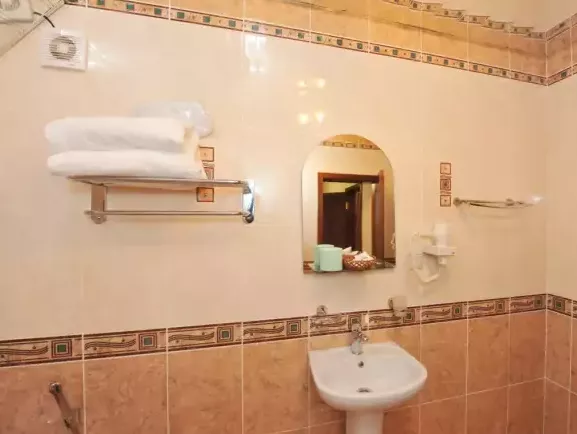 «Люкс» 3-х комнатный (Главный корпус). Гостиница «Кристалл». Домбай-гостиницы «Люкс» 3-х комнатный (Главный корпус). Гостиница «Кристалл». Домбай-гостиницы