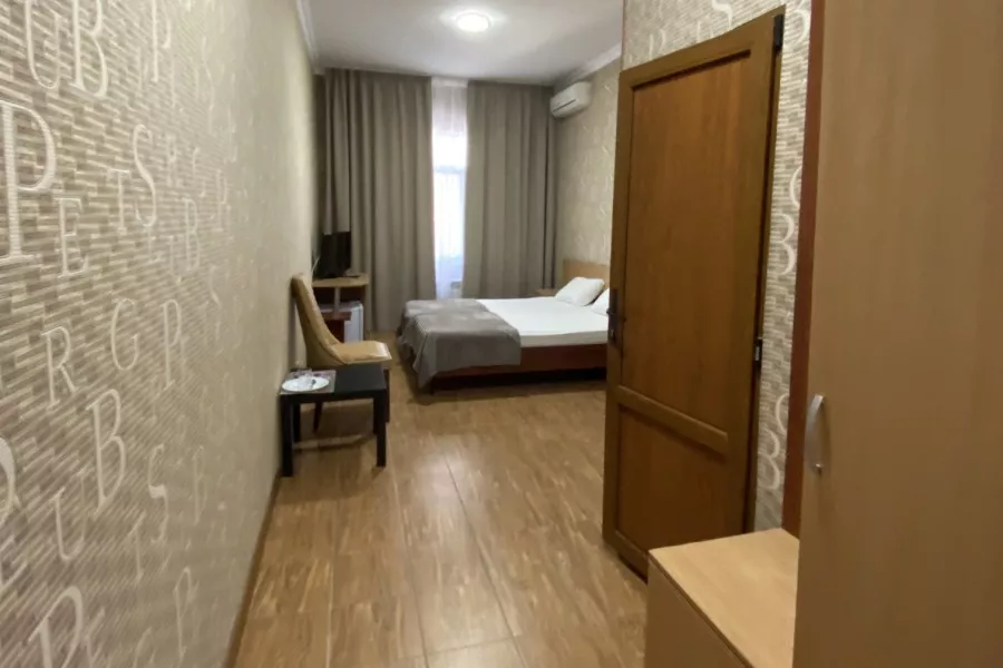 Стандарт трехместный. Гостиничный комплекс "Анжелика-Альбатрос". Лоо