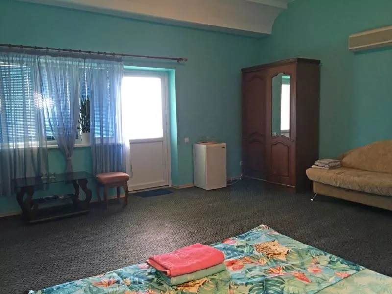 Гостевая на трех человек. Гостевой дом " Китей ". Керчь