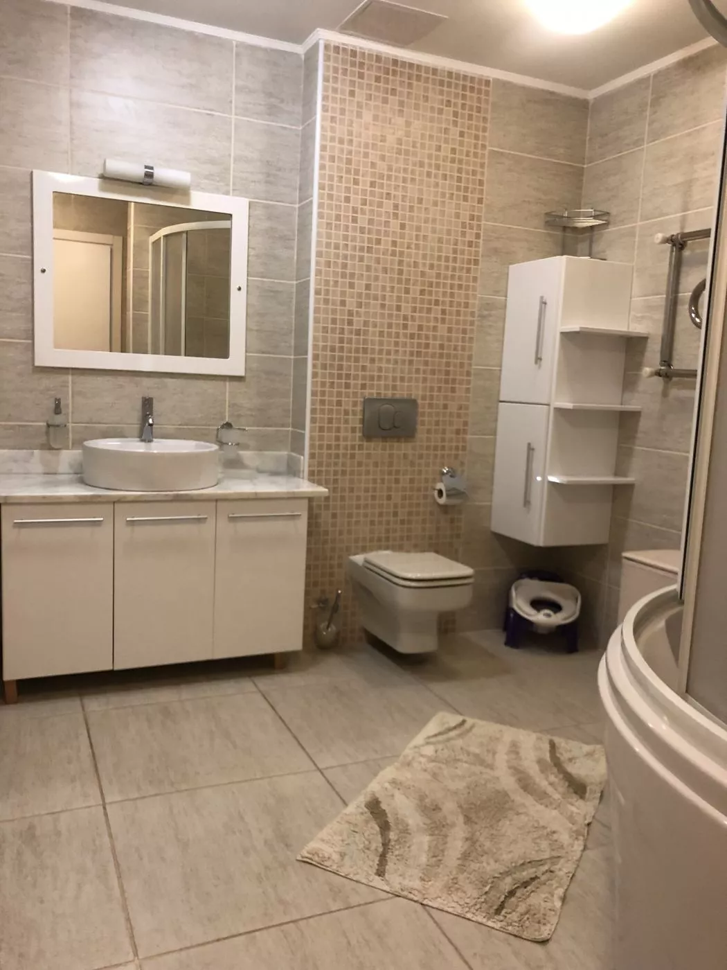 . Квартира в многоквартирном доме Апартаменты . Алушта