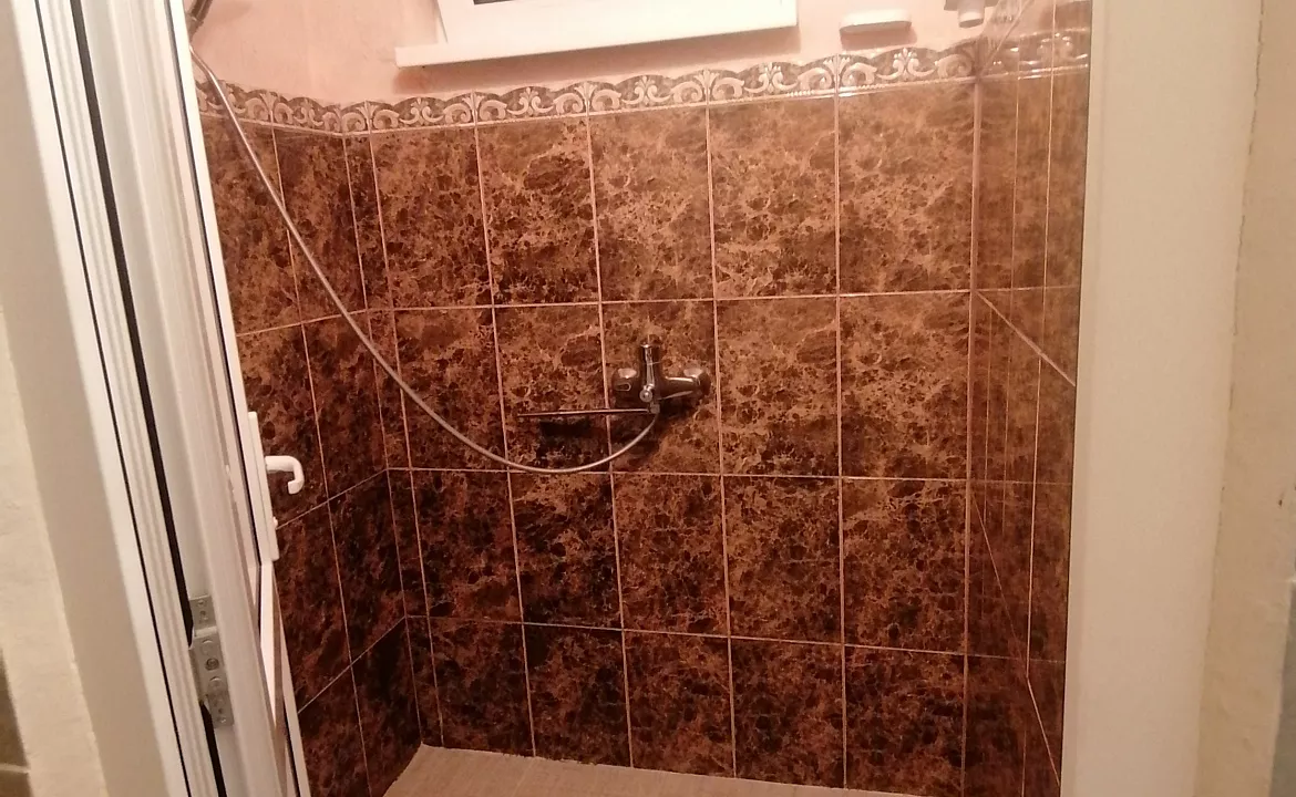 Лавровый лист . Частный сектор Лавровый лист. Новый Афон