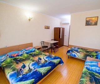 Четырёхместный до 4 человек. Отель "Янтарь". 