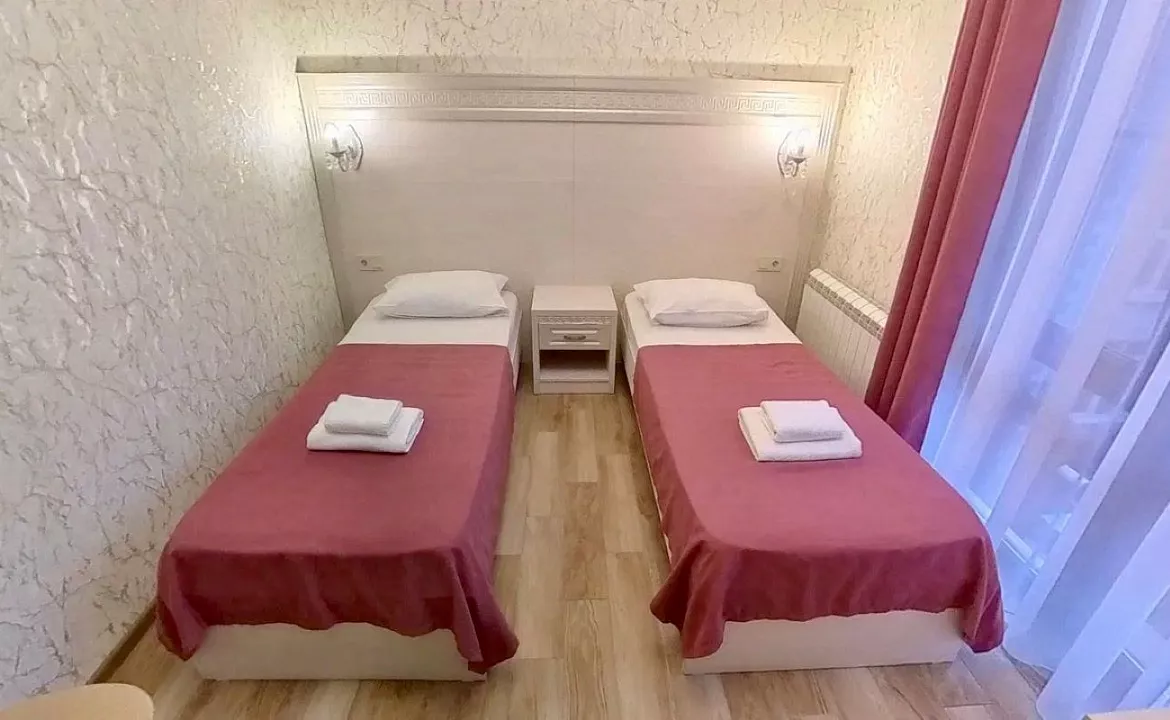 Стандарт двухместный с балконом. Гостевой дом «ГРИФ». Адлер