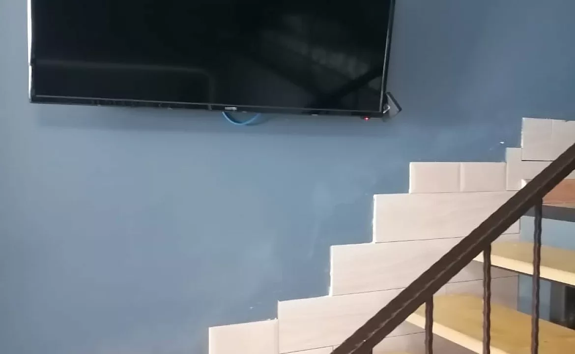 Трехместные апартаменты. Гостевой дом Четыре сезона. Лоо